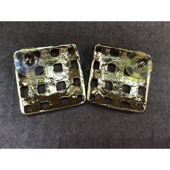 Butler Gold Tone Square Stud Earrings W/Basket Weave Gingham Plaid Design - Picture 6 of 7
